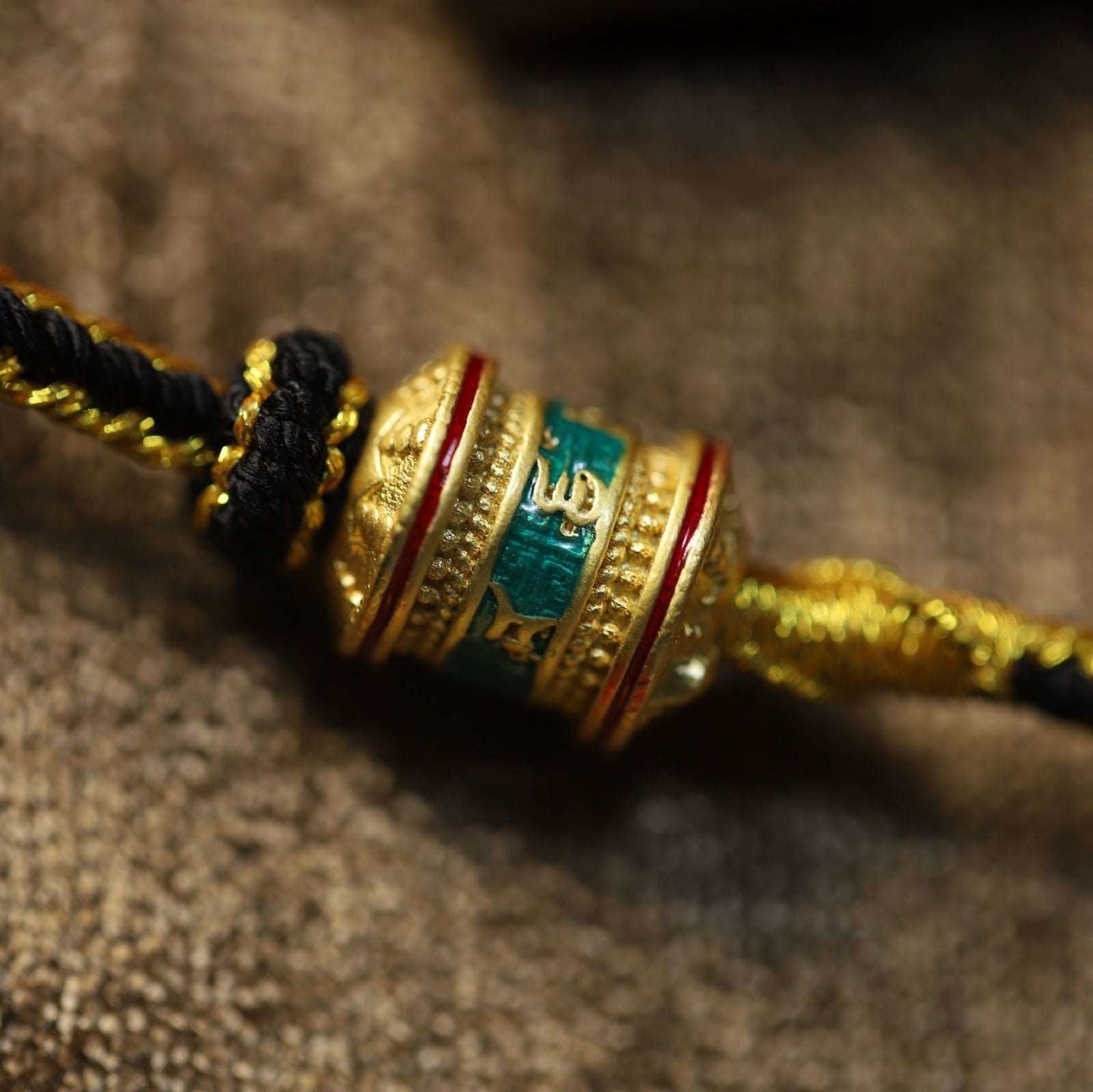 Zakiram_Circular_Thangka_Necklace_-_42mm_Brass_Pendant_with_Mineral_Pigments_-_Thangka_Buddha_-_-1932403